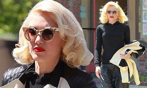 Gwen Stefani Wears Cream And Black To Head To Acupuncture Appointment