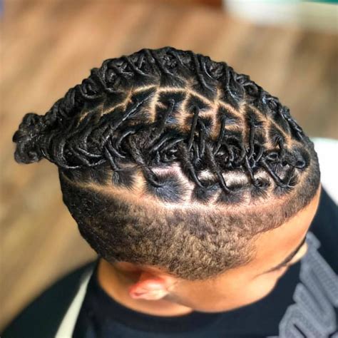 My hair was short and all over the place, so i definitely didn't know how to. Men Locstyles in 2020 | Dreadlock hairstyles for men ...