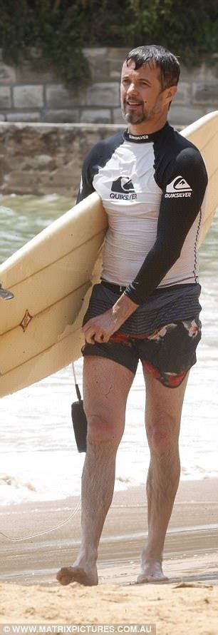 Denmark S Crown Prince Frederick Surfs In Sydney Daily Mail Online