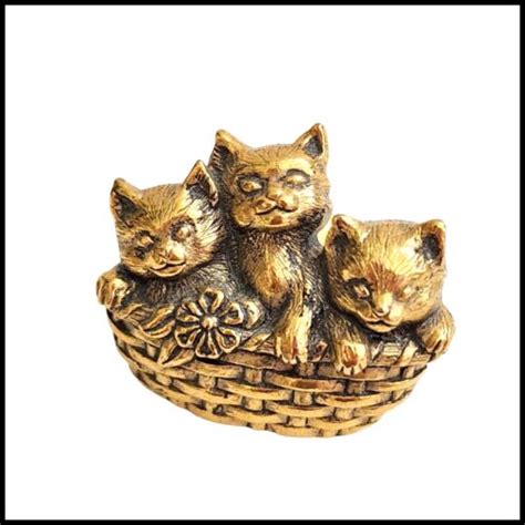 Vintage Avon Cats In A Basket Lapel Tac Pin Brooch Flower 3 Kittens
