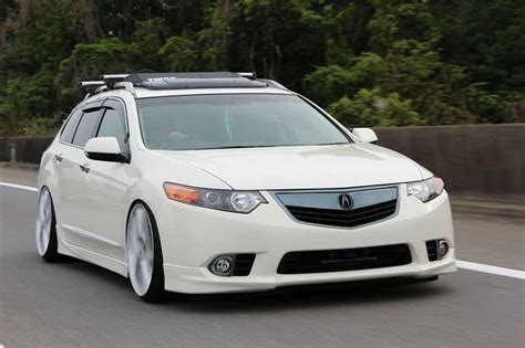 It came with rubber mats for the front and back seats, but i would also like a rubber mat for the cargo area. Acura TSX Wagon | Cars Magazine