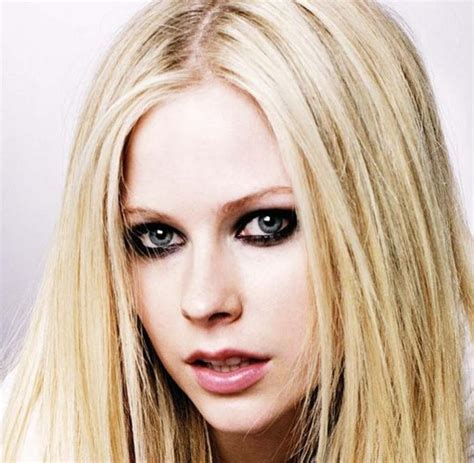 Prominente Konzertverbot Avril Lavigne Zu Sexy Für Malaysia Welt