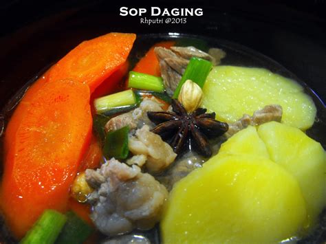 Resep sayur sop bening ini cukup praktis dan simpel cara membuatnya. Behind the kitchen: Sop Daging Padang