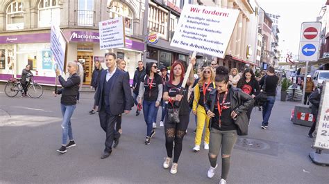 Bildstrecke Demonstration Von Sexarbeiterinnen In Basel Luzerner Zeitung