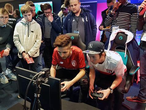 L'arrivée des dogues au stade. Retour sur le eSports show organisé par le LOSC au Stade ...