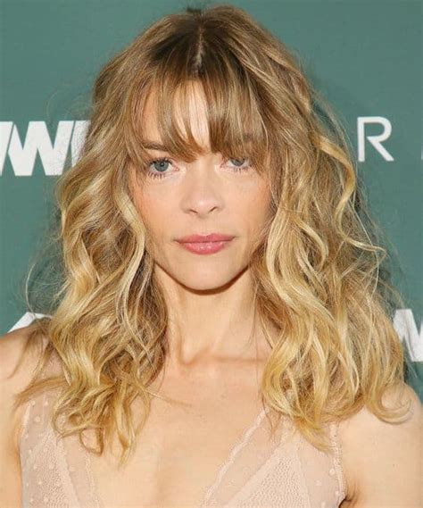 51 Gorgeous Wavy Hairstyles With Bangs For 2022