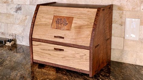 I made these same bread boxes last christmas as gifts for family. A Fancy Breadbox - The Wood Whisperer
