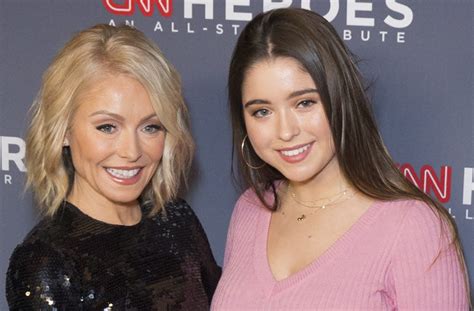 Kelly Ripa Brings Stunning Daughter Lola Consuelos To Cnn Heroes All