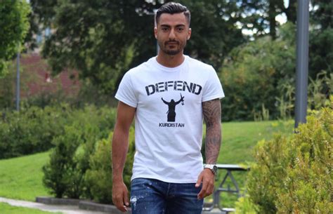 He has attracted over 10,000 followers on twitter and more than 40,000 followers on instagram. Intervju: Hamad om Hammarby, sin bakgrund & helvetesåren ...