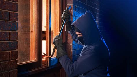 Signs Your House Is Vulnerable To Being Robbed Oversixty