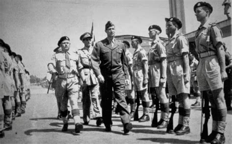 Us General Clarke Inspecting South African Troops At The End Of The War