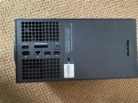 In dem trailer zur xbox series x waren bisher nur front, seitenteile und oberseite der konsole zu sehen, nicht aber die anschlüsse. Xbox Series X Geheimnis um den mysteriösen Anschluss ...