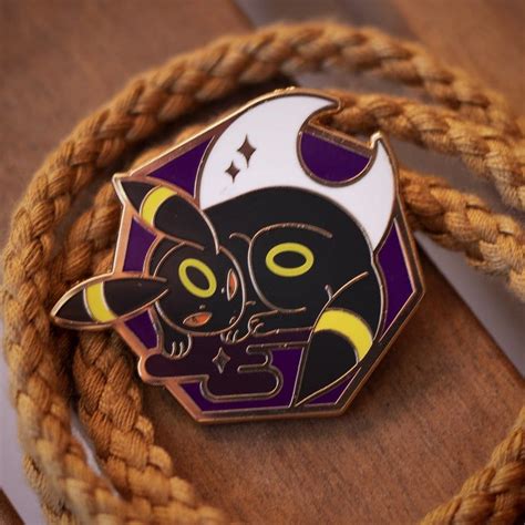 I've been drawing for most of my club themes this club will be focused on designs inspired by my hero academia and fullmetal alchemist (brotherhood), my two favorite anime! Umbreon / Noctali - Hard enamel Pin | Enamel pins, Hard ...