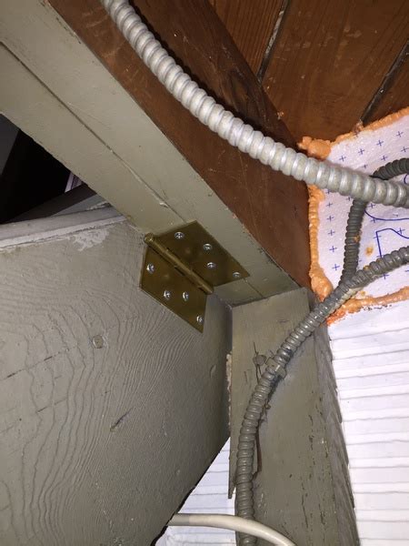 What Is The Proper Angle Brace For This Stair Stringer To Joist Diy