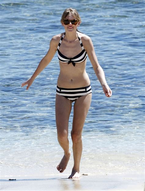 Taylor Swift Hot Bikini Pictures In Australia Disney Star Universe
