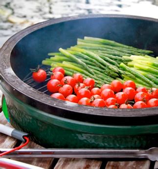 De handige opbergkastjes en het ruime werkblad zorgen voor meer comfort en werkruimte. Large Stand Bundle Big Green Egg | Old Flames of Beverley