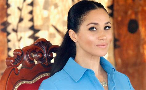 Heres Why Meghan Markle Does Her Own Makeup For Royal Events Glamour
