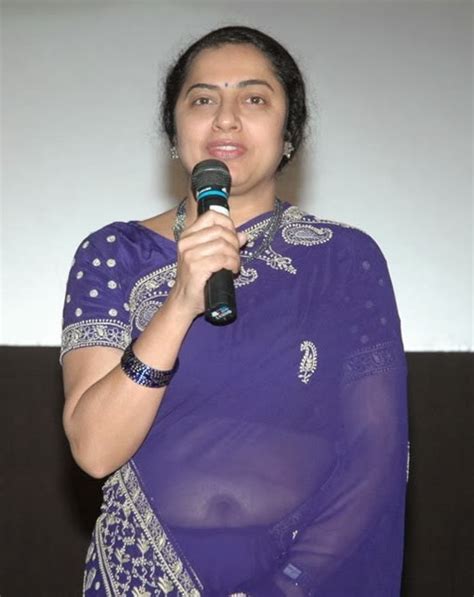 Suhasini Maniratnam Hot Navel Show Cinehub