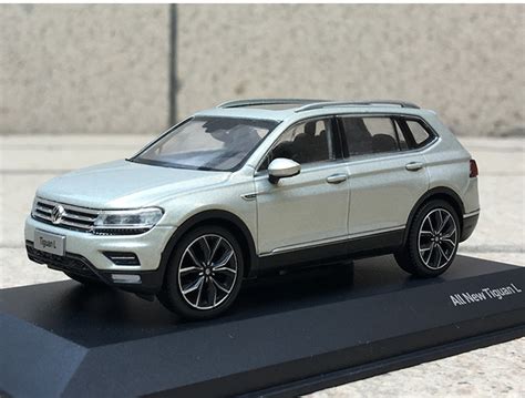 143 Volkswagen Tiguan L 2017 Silver Diecast Car Model Collection Toy