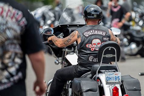 What Is The Biggest Motorcycle Gang In United States