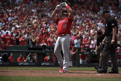 Albert Pujols Crushes Home Run Gets Epic Standing Ovation In Return To