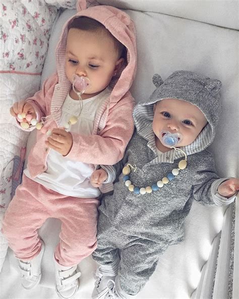 Esta pagina usa cookies para mejorar tu experiencia. Bebes Gemelos Recien Nacidos Niño Y Niña Hermosos ...