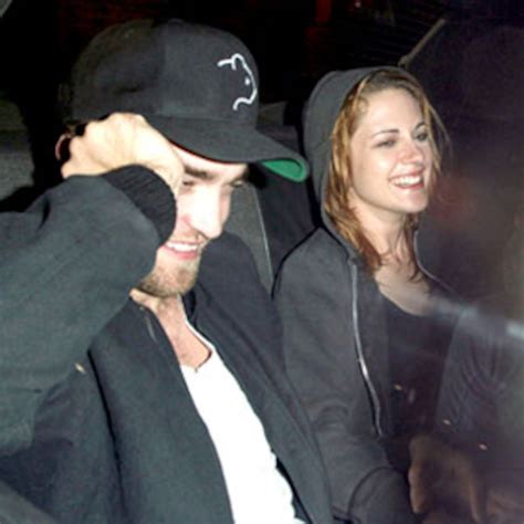 Caught Robert Pattinson And Kristen Stewart Kissing Cuddling