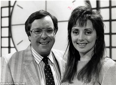 Carol Vorderman Says Nhs Must Offer All Women Bespoke Hrt Daily Mail