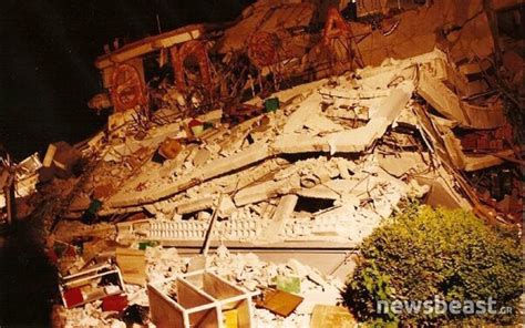 Μνήμες του σεισμού των 5,9 ρίχτερ που είχε χτυπήσει την αττική στις 7 σεπτεμβρίου του 1999 ξύπνησε ο σεισμός των 5. Εικόνες από το φονικό σεισμό του 1999 στην Αθήνα - Newsbeast