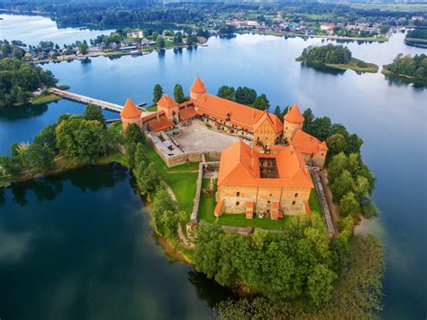 Day Trips From Vilnius Trakai Castle And Museum Nordic Experience