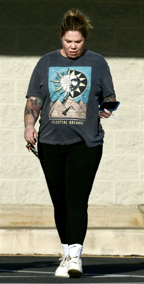Teen Mom Kailyn Lowry Dons A Tee Shirt And Leggings In Rare Unedited Photos As Fans Suspect She S