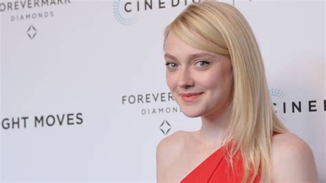 Dakota Fanning Does Not Want To Share His Private Life News Hubz
