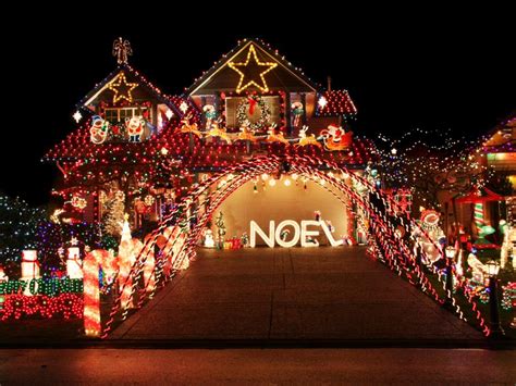 Over The Top Christmas Lighting Displays Diy