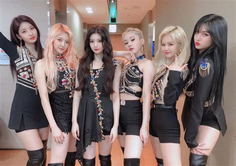 200213 Everglow Twitter Update Stage Outfits Kpop Outfits Pop Fashion