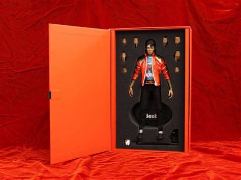 Michael Jackson Beat It Hot Toys Toys And Collectibles Mainan Di Carousell