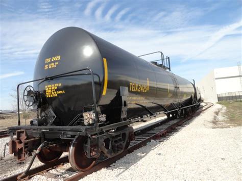 You can model realistic interchanges using plenty of ho rolling stock. Sterling Rail - Tank Car For Sale