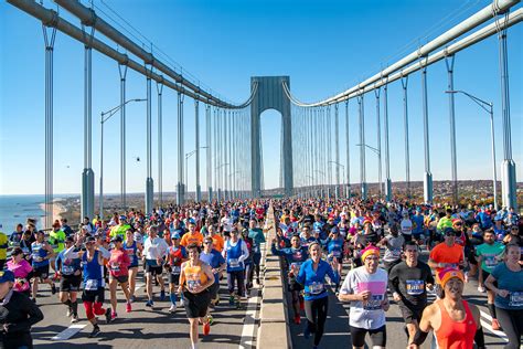 New York Marathon Partenza Dal Ponte Giovanni Da Verrazzano Foto New