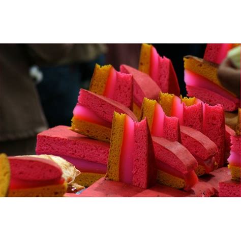 How to Get Hot Pink Colored Frosting | Our Everyday Life