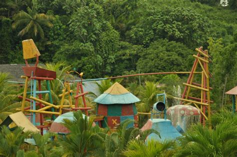 Huur een vakantiewoning voor langere of kortere tijd en ga voor een topvakantie. Diary Daddy: Water Park Bukit Merah