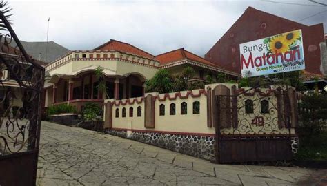 Bunga matahari guesthouse & hotel terletak di batu. 50 Hotel dan Penginapan Murah di Batu Malang -Hotel Murah ...