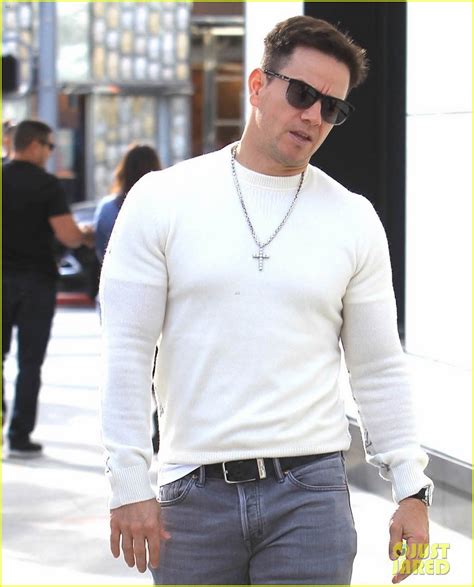 Mark Wahlberg Looks Buff While Going Shopping In La Photo 4406045
