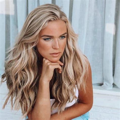 28 Blonde Hairstyles For Tan Skin You Should Never Skip Haircut Insider