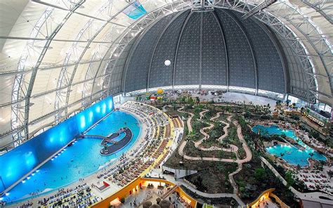 Inside The Biggest Water Park In The World Indoor Waterpark Tropical Resort Water Park