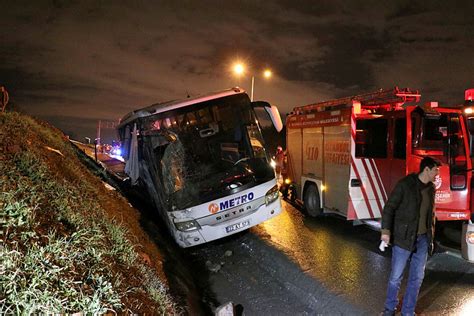 İstanbulda yolcu otobüsü kazası 2 ölü 21 yaralı