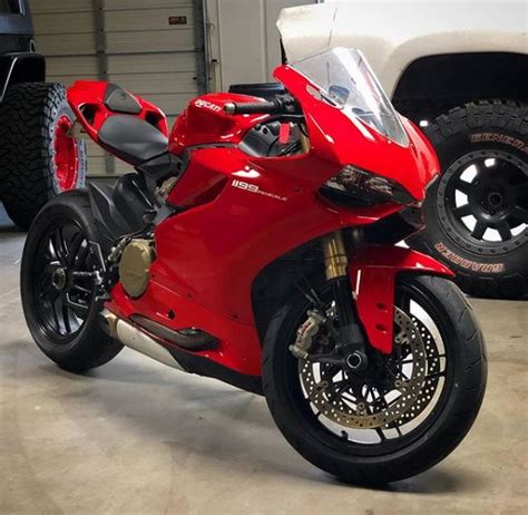 Different Shades Of Red On Ducati 1199 Panigale Forum
