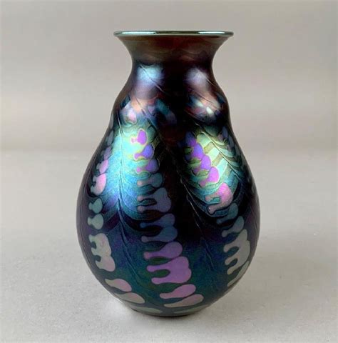 Charles Lotton Iridescent Glass Vase May 24 2019 Neue Auctions In Oh