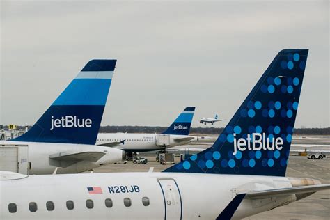 Bonuses aren't typical of credit cards with no annual fee but there are some offering higher bonuses, such as the chase freedom card's $200 bonus and the. Best credit cards for JetBlue flyers - The Points Guy