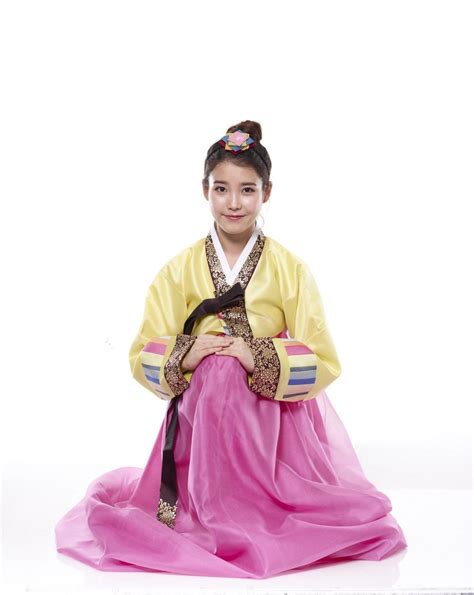 Iu In Korean Traditional Clothing Hanbok Traditional Outfits