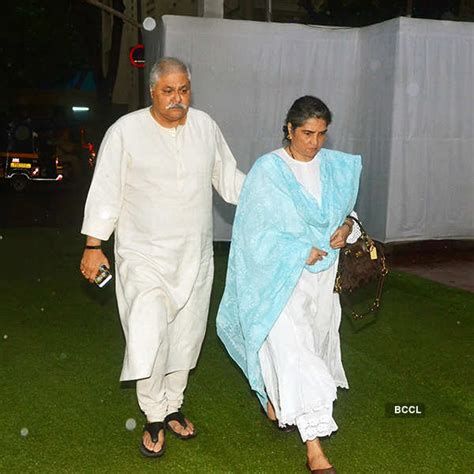 Satish Shah And His Wife Seetha Attend Filmmaker Kundan Shah’s Prayer Meet In Mumbai On October