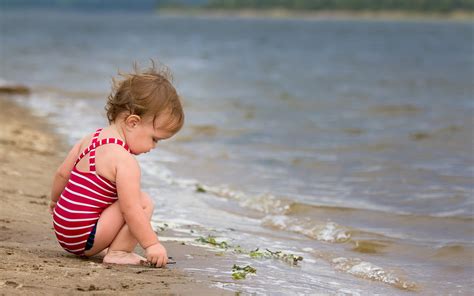 Kostenlose Hintergrundbilder Strand Meer Kind Urlaub Spaß Bilder Für Ihren Desktop Und Fotos
